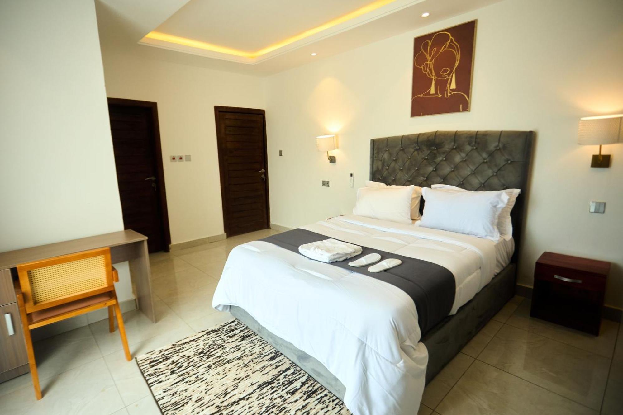 Aiden Homes And Apartments Hotel Koforidua Esterno foto