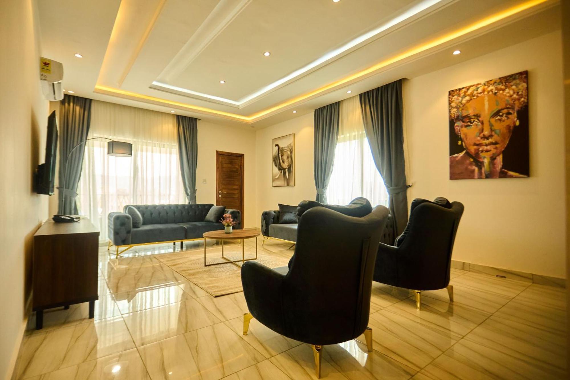 Aiden Homes And Apartments Hotel Koforidua Esterno foto