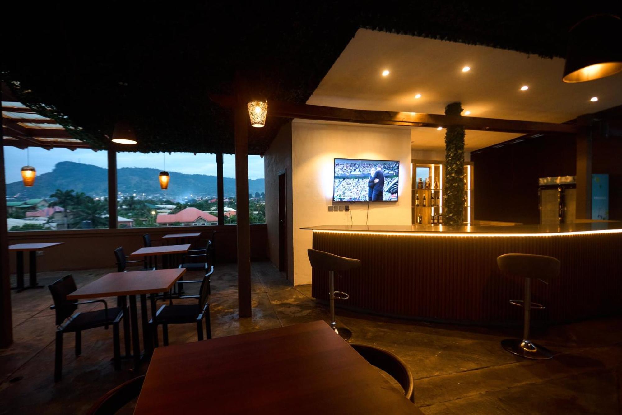 Aiden Homes And Apartments Hotel Koforidua Esterno foto