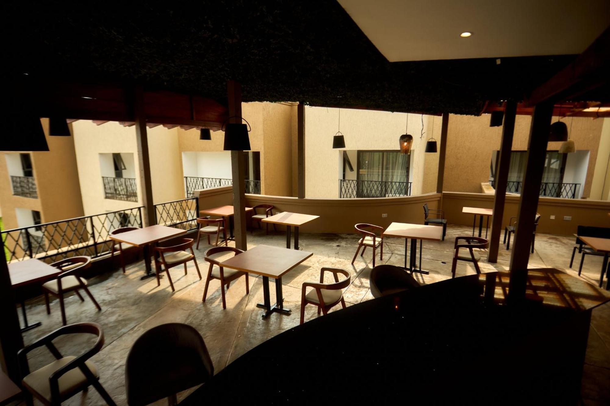 Aiden Homes And Apartments Hotel Koforidua Esterno foto