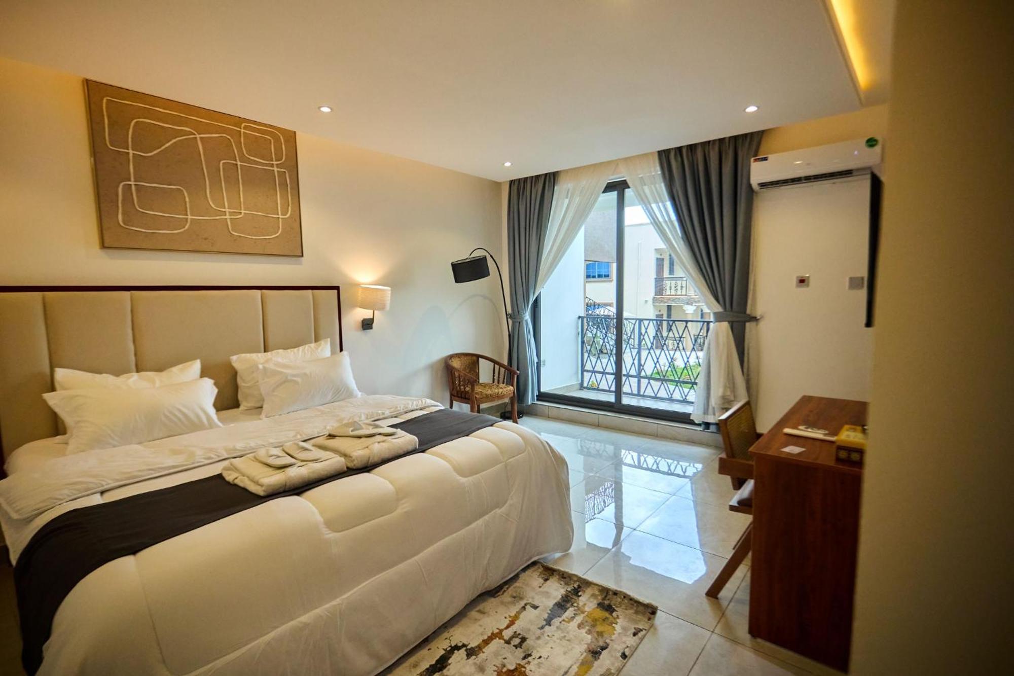 Aiden Homes And Apartments Hotel Koforidua Esterno foto