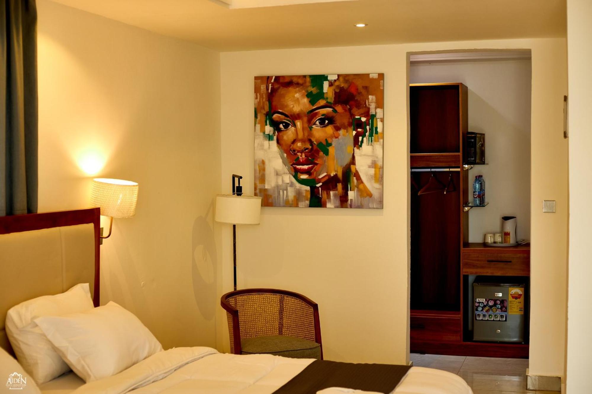 Aiden Homes And Apartments Hotel Koforidua Esterno foto