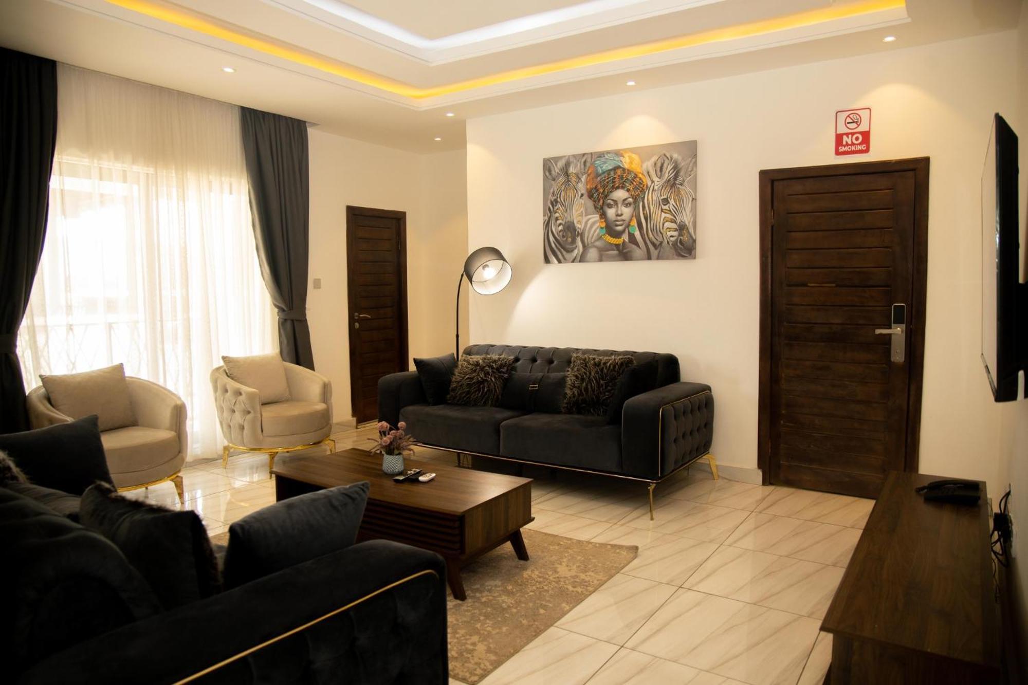 Aiden Homes And Apartments Hotel Koforidua Esterno foto